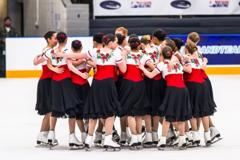 2106 Ice Mates novice gold medal huddle
